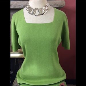 GREEN SQUARE NECK TOP SZ M